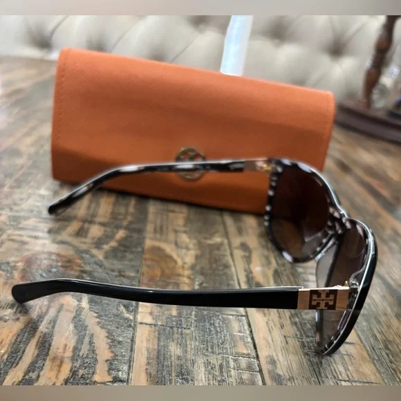 Tory Burch Sunglasses Style 7031 - Picture 3 of 8